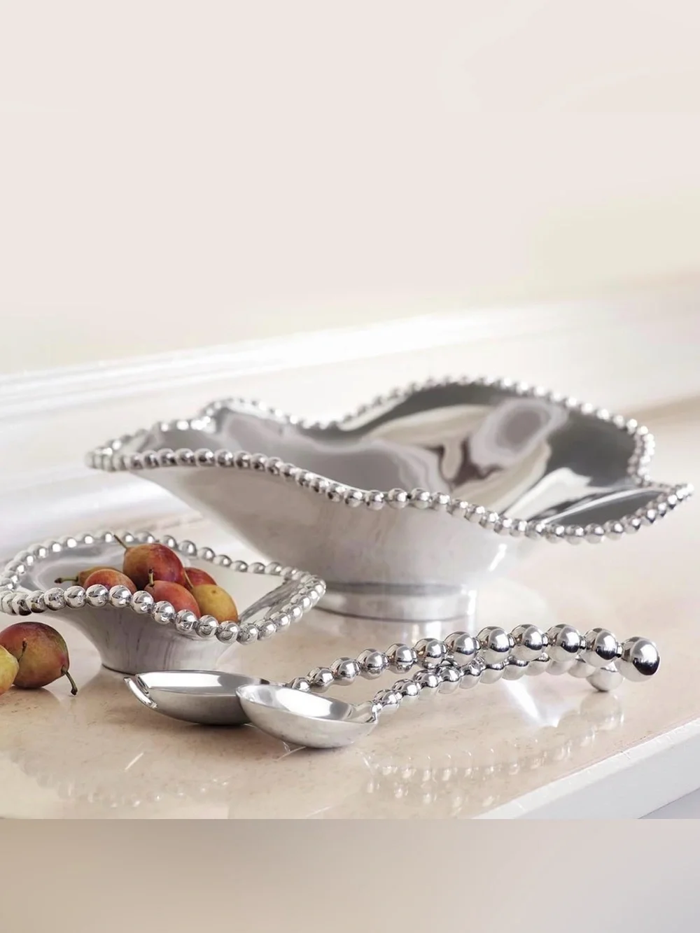 Mariposa String of Pearls Collection Small Oyster Server NIB